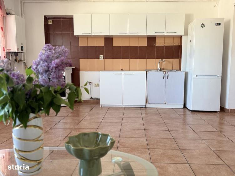 Apartament cu 3 camere decomandat în Banca Națională