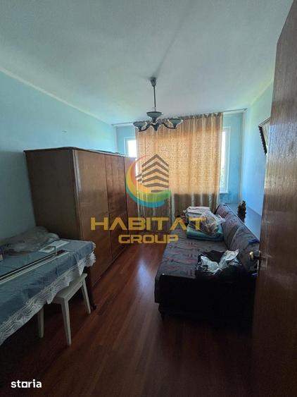 Apartament cu 3 camere semidecomandat în Berceni
