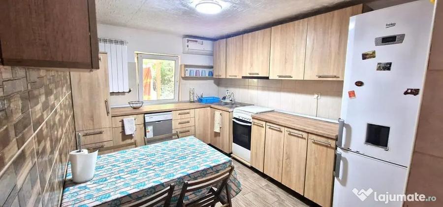 Casă cu 3 camere cu Teren 2100 Mp în Tuzla