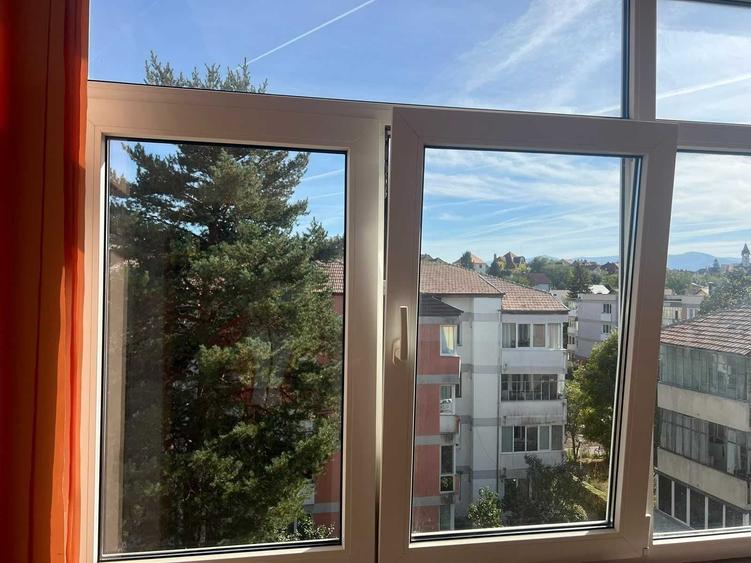 Apartament cu 2 camere decomandat în Ștrand