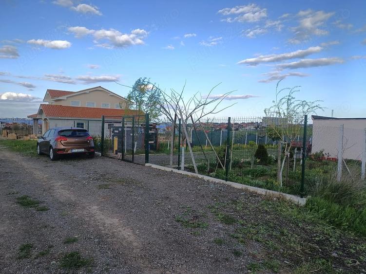 Teren de 849 mp, în Comana