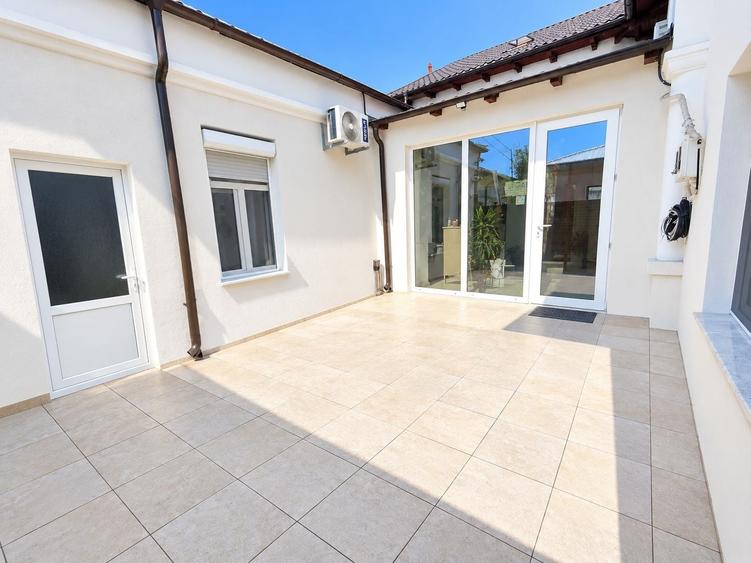 Casă cu 4 camere cu Teren 40 Mp în Ultracentral