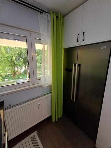 Apartament cu 3 camere semidecomandat în Pantelimon
