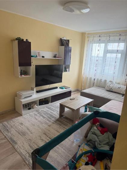 Apartament cu 3 camere în Viziru 1