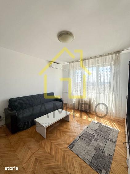 Apartament cu 3 camere semidecomandat în Gara de Nord