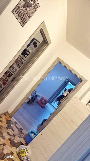 Vindem apartament in Navodari