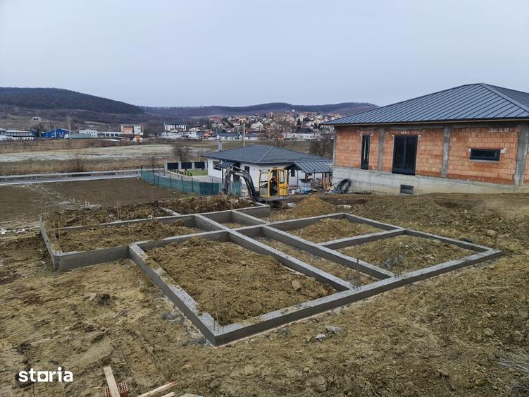 Casă cu 3 camere cu Teren 600 Mp în Livezeni