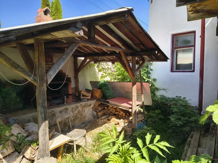 Casă cu 4 camere cu Teren 1000 Mp în Central