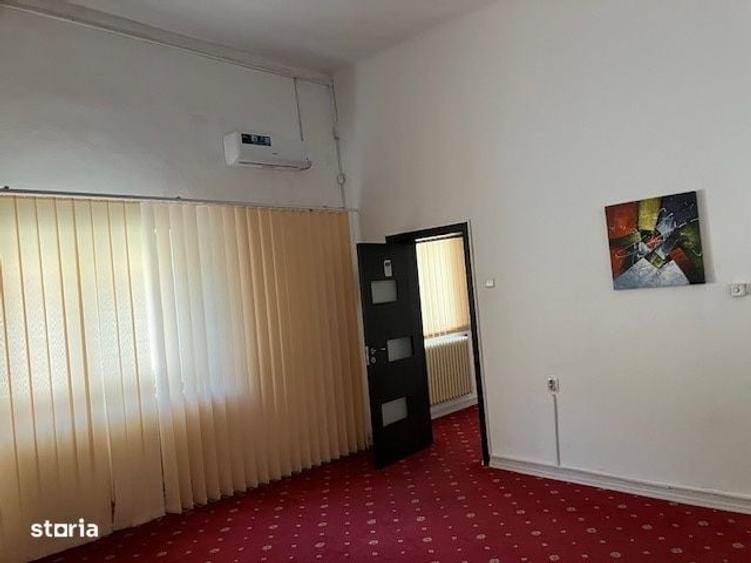 Casă cu 4 camere în Vatra Luminoasă