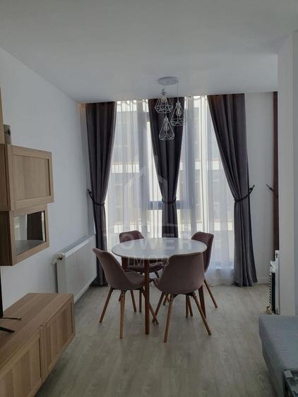 Apartament cu 3 camere decomandat, mobilat în Șelimbăr
