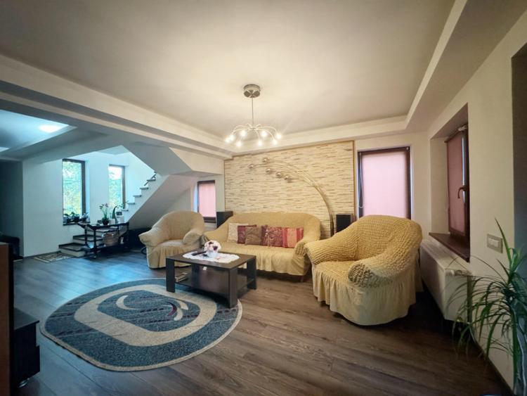 Casă cu 4 camere cu Teren 400 Mp în Șag