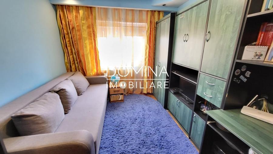 Apartament cu 3 camere decomandat, mobilat în Central