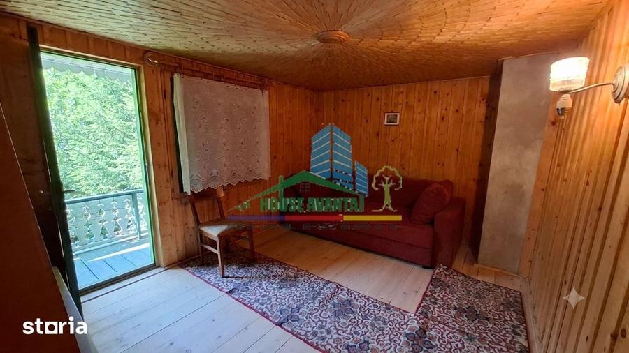 Casă cu 4 camere cu Teren 251 Mp în Tulnici