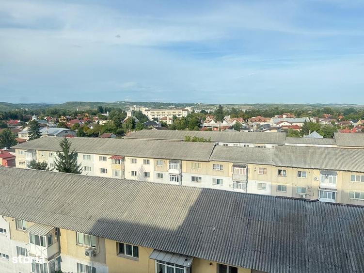 Apartament cu 3 camere decomandat în Micro 4