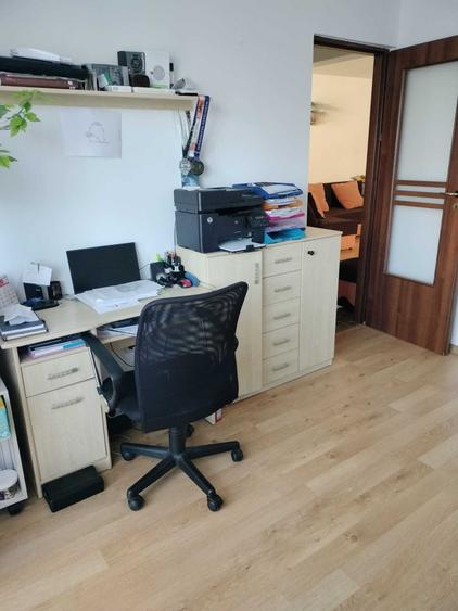 Apartament cu 3 camere decomandat în Exterior Vest