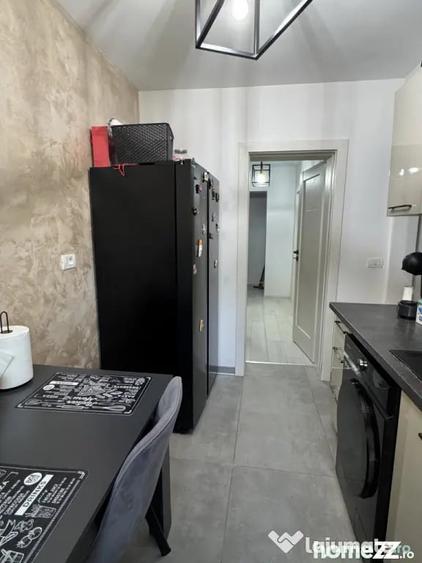 Apartament cu 2 camere semidecomandat în 1 Mai
