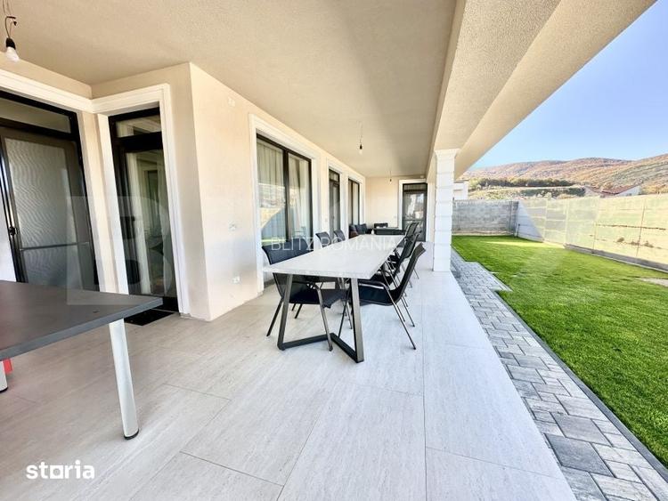 Casa superba, pe un singur nivel, 284 mp, mobilata lux