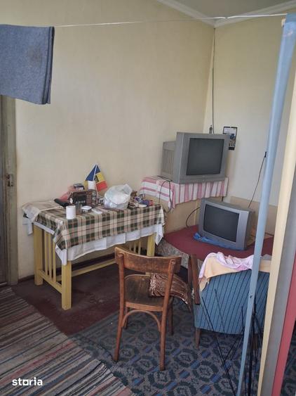 Casă cu 4 camere cu Canalizare în Central