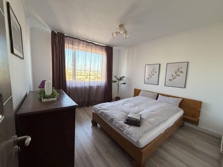 Apartament cu 3 camere semidecomandat în Central