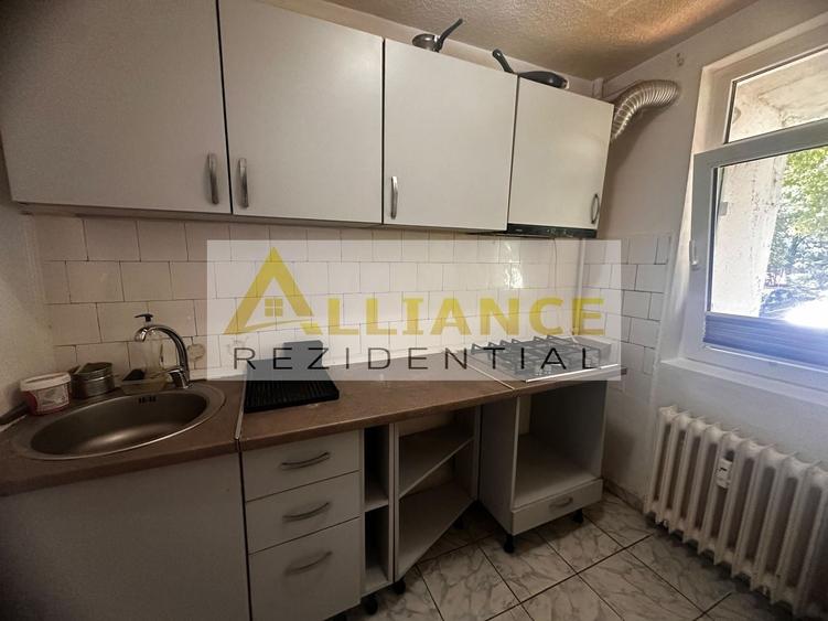 Apartament cu 2 camere semidecomandat, mobilat în Berceni