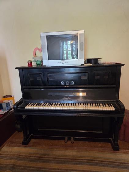 Apartament cu 3 camere decomandat în Calea Doftanei