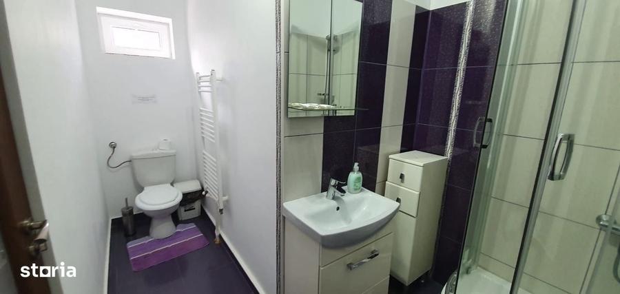 Casă cu 4 camere decomandat în Nord