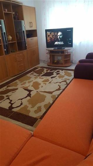 Apartament cu 3 camere decomandat, mobilat în Răcădău