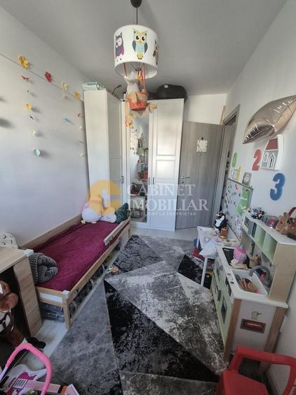 Apartament cu 3 camere decomandat, mobilat în Vișani