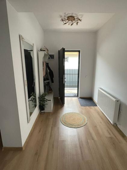 Casă cu 3 camere în Clinceni