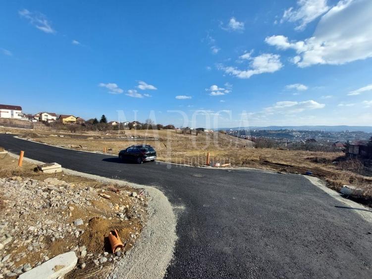 Teren Construcții intravilan de 1356 mp, în Dâmbul Rotund