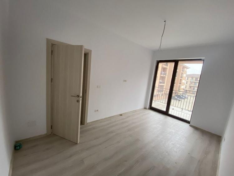 Apartament cu 2 camere semidecomandat în Girocului
