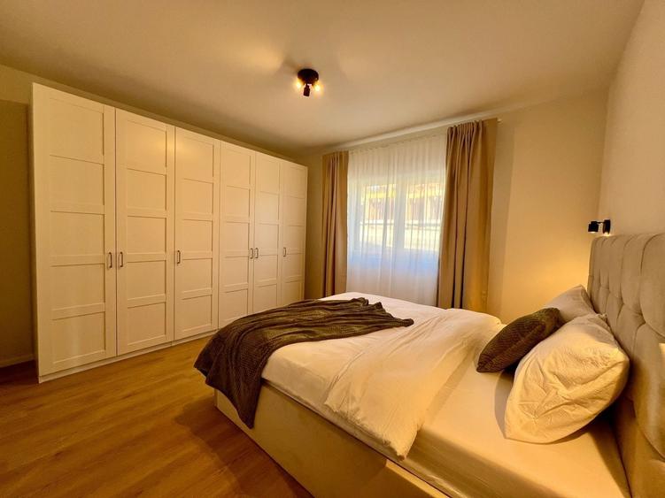 Apartament cu 3 camere semidecomandat în Exterior Vest