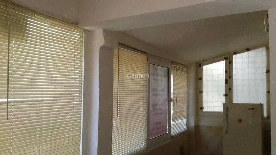 Inchiriez apartament 5 camere Crangasi - 2