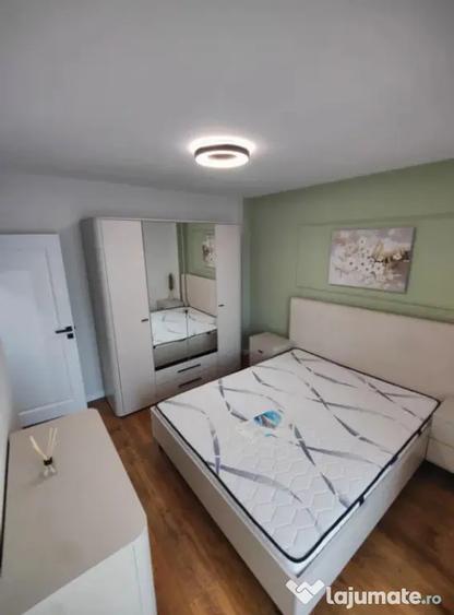 Apartament cu 2 camere decomandat în Calea București
