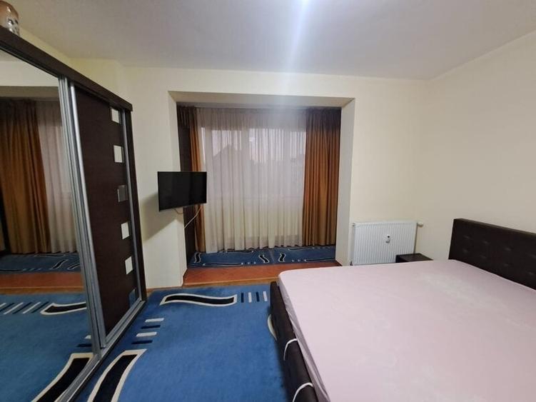 Apartament cu 3 camere semidecomandat în Iancului