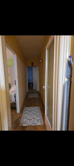 Apartament cu 3 camere semidecomandat în Vest