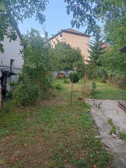 Casă individuală cu 2 camere cu Canalizare în Central
