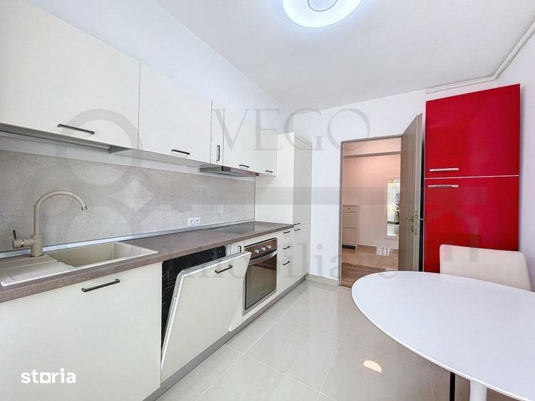 Apartament cu 3 camere, mobilat în Între Lacuri