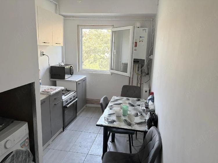 Apartament cu 2 camere decomandat, mobilat în Exterior Vest