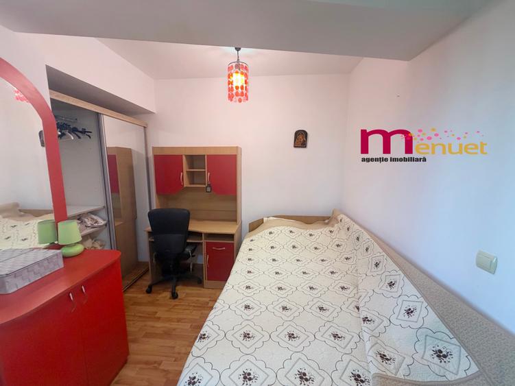 Apartament 2 camere,zona Biserica cu Ceas,etaj 1 - 5