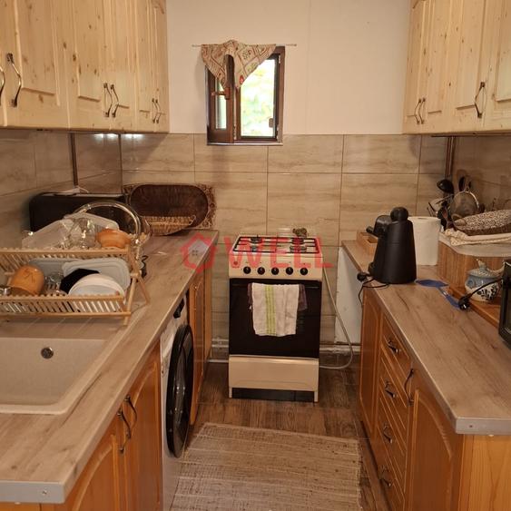 Casă cu 6 camere cu Teren 1393 Mp în Sărățeni