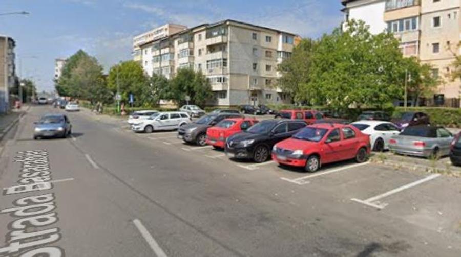 Apartament cu 2 camere decomandat în Micro 6