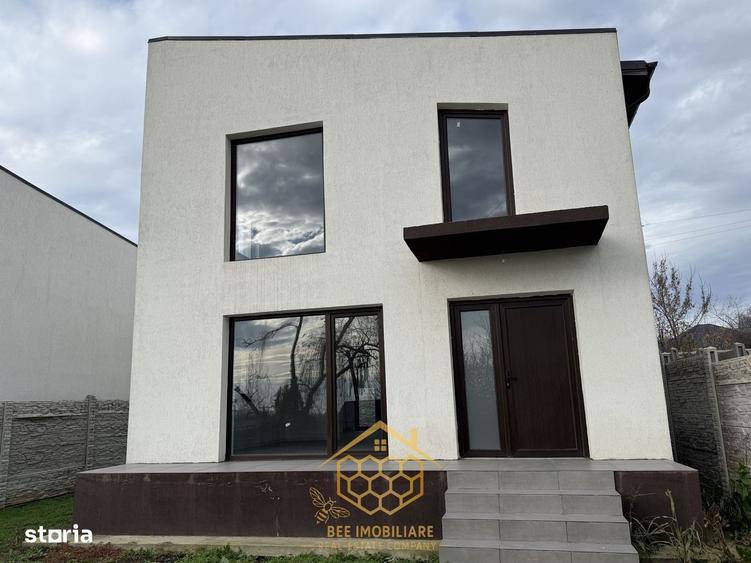Casă cu 4 camere cu Teren 300 Mp în Șimnicu de Jos