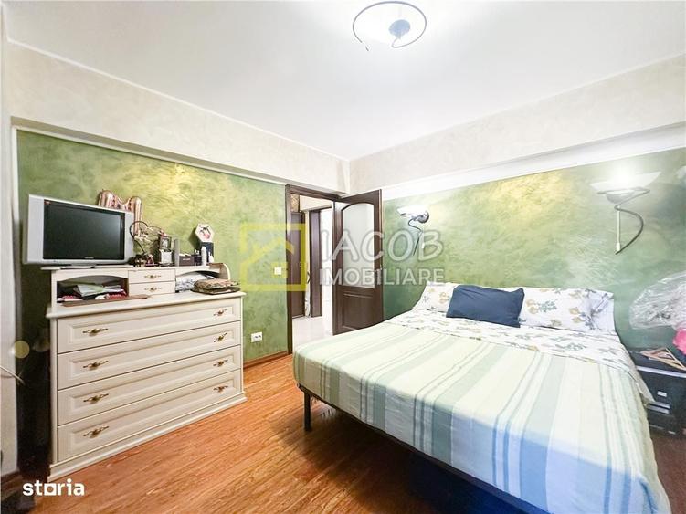 Apartament cu 3 camere decomandat în Central