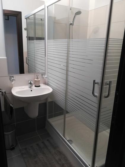 Apartament cu 3 camere decomandat în Băneasa