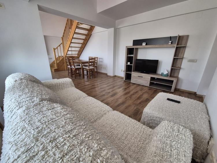 Apartament cu 4 camere semidecomandat în Fundeni