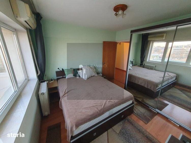 Apartament cu 4 camere decomandat în Costin Georgian