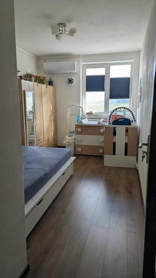 Apartament cu 2 camere nedecomandat în Simeria