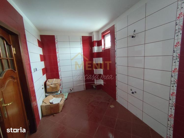 Casă cu 5 camere cu Teren 1508 Mp în Bereasca