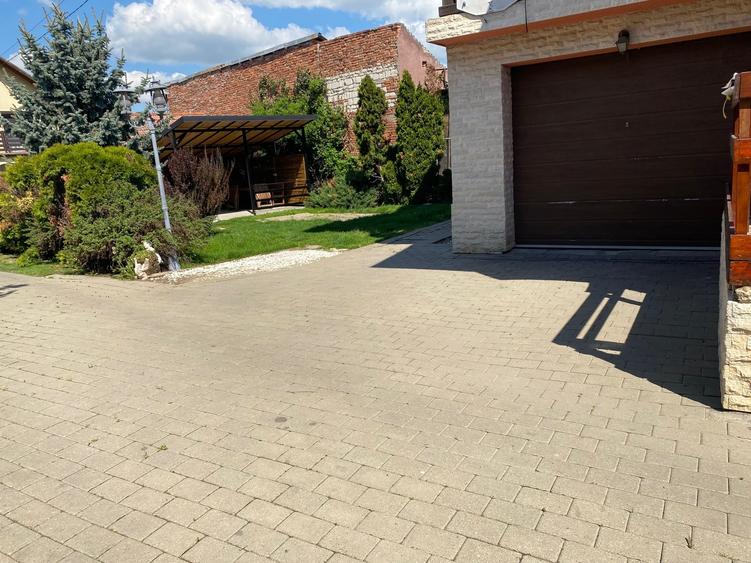 Casă individuală cu 5 camere cu Teren 600 Mp în Someșeni